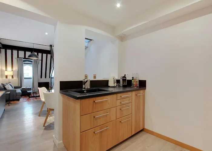 8th Super - Haussmann *